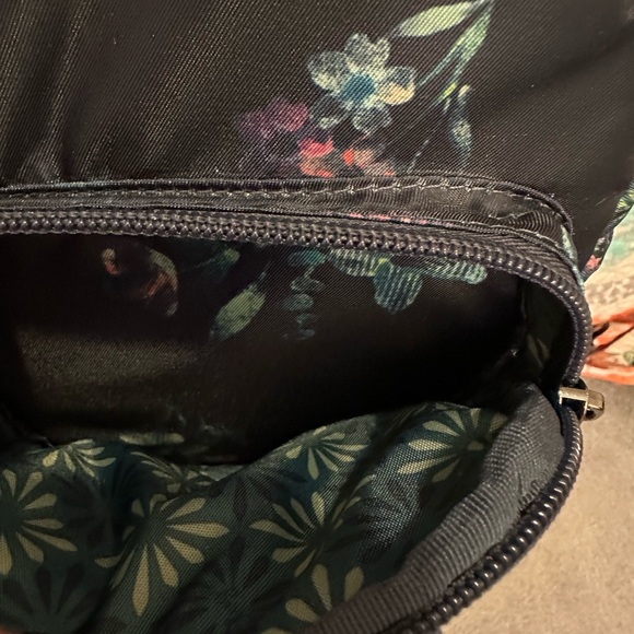 Lug Railcar Crossbody Bag in Bouquet Navy NWT - Picture 12 of 13